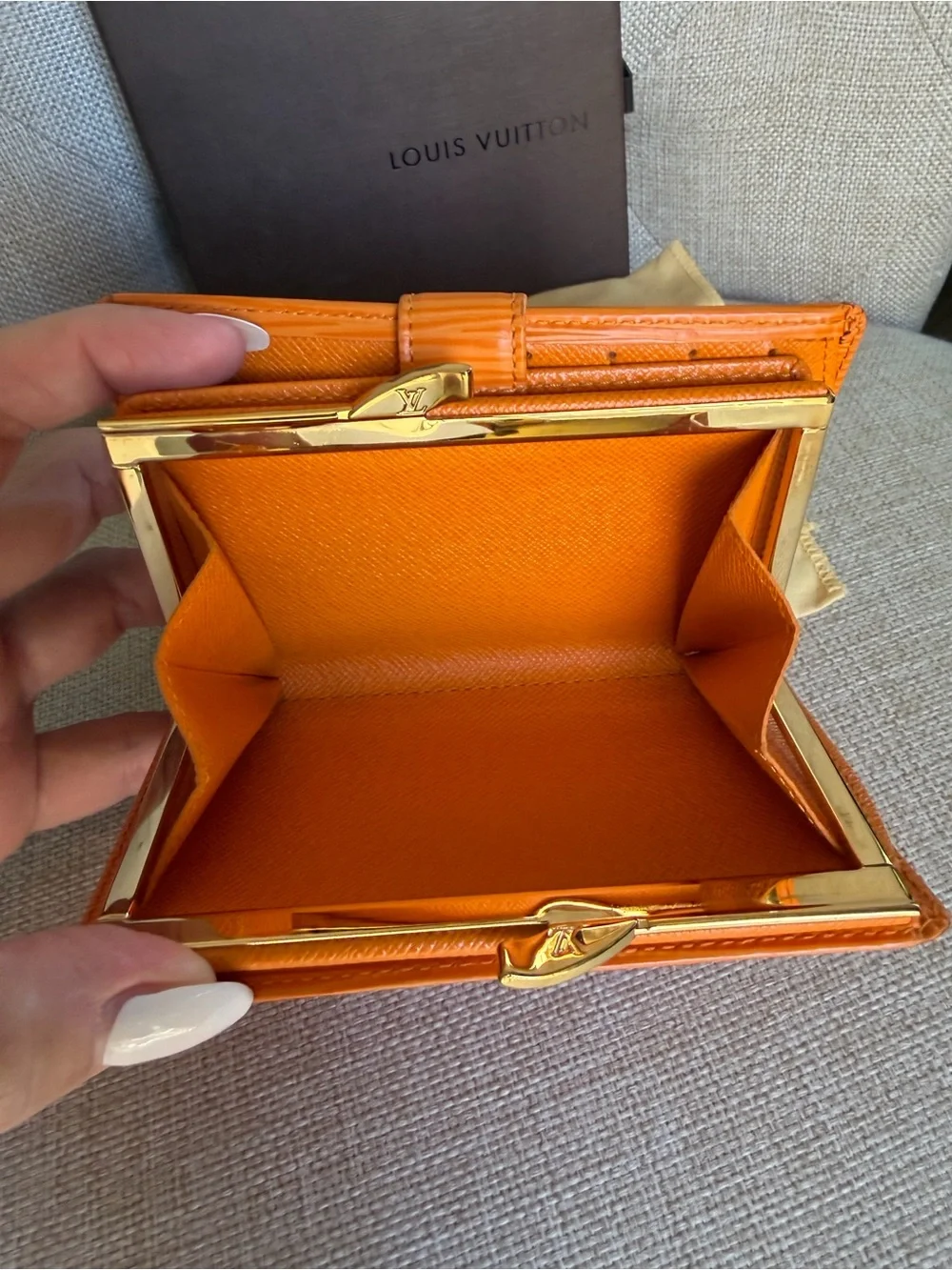 Louis Vuitton Epi Porte Monnaie Viennois Mandarin Orange Kiss Lock Coin Wallet
